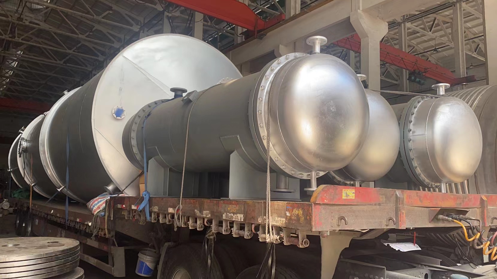 儲罐、冷凝器等一批設備發往遼寧客戶 儲罐、冷凝器等一批設備發往遼寧客戶